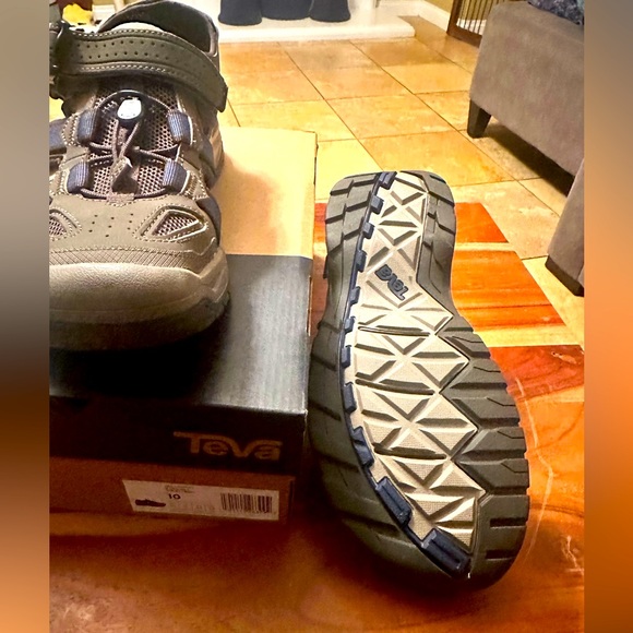 Teva men’s sandals - Picture 1 of 2